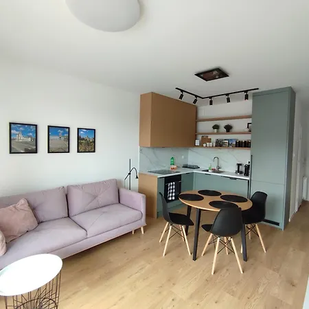Sunny Iii Apartment *